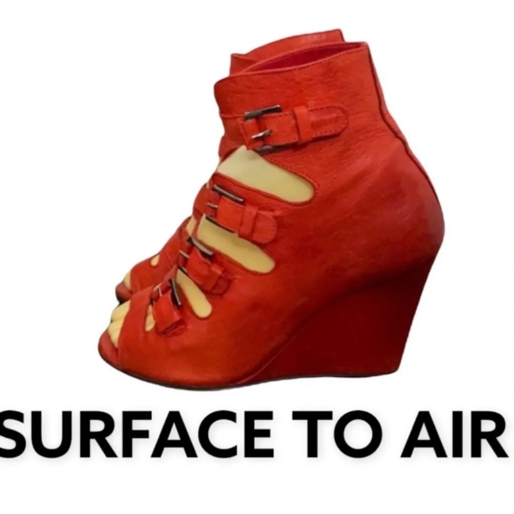 Authentic Surface To Air red leather designer wedge sandals sz 7 Euro 37